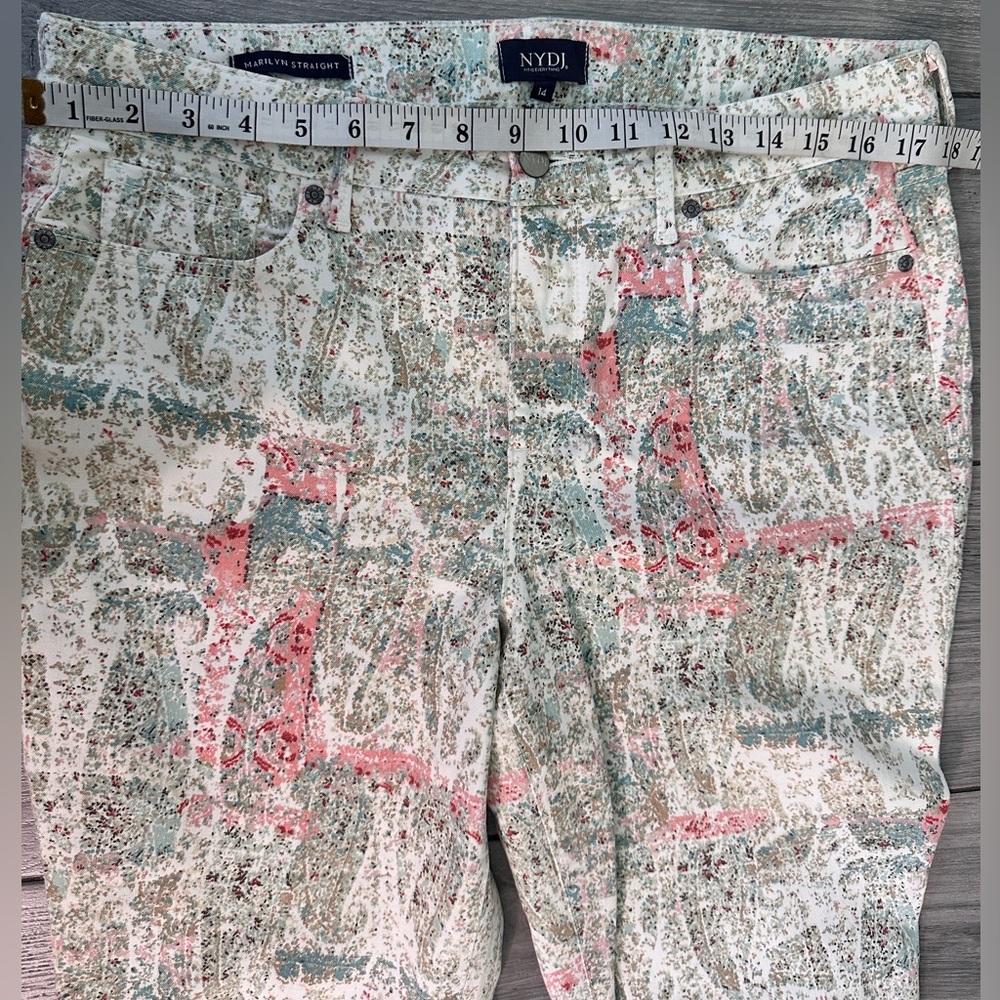NYDJ Women's Ivory, Green, Paisley Marilyn Straight Crop Capris Plus Size 14 - Picture 2 of 9